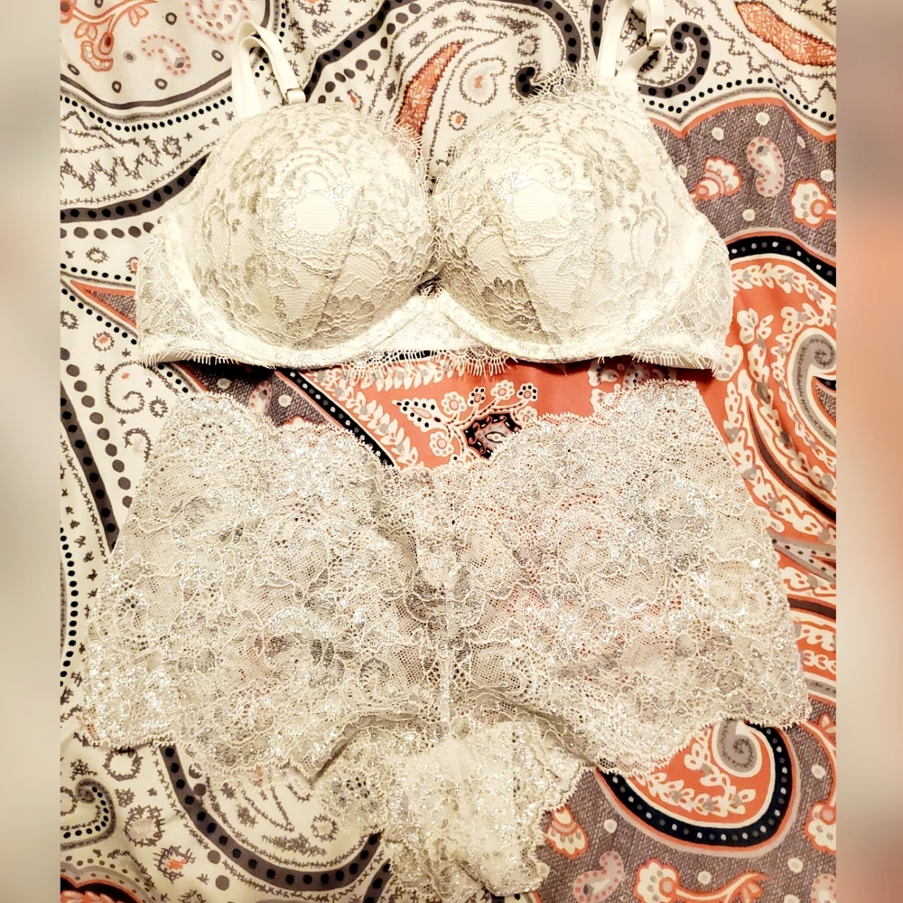 *NWT* Victoria Secret Lingerie / Panty & Bra Set